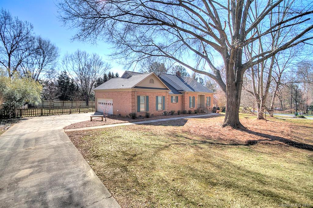7401 Hopeton Road Charlotte, NC 28210 - Photo 3 of 26 Gallery Image 3