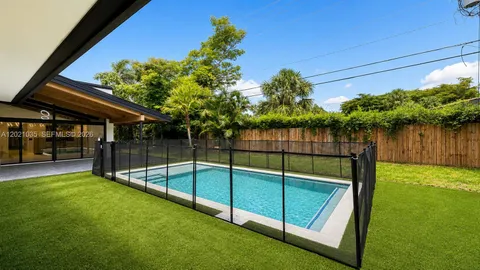 $1,900,000 | 2765 Northeast 35th Drive, Fort Lauderdale, FL 33308
