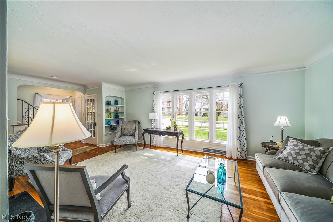 3869 Bethany Road Cleveland, OH 44118 - Photo 5 of 35