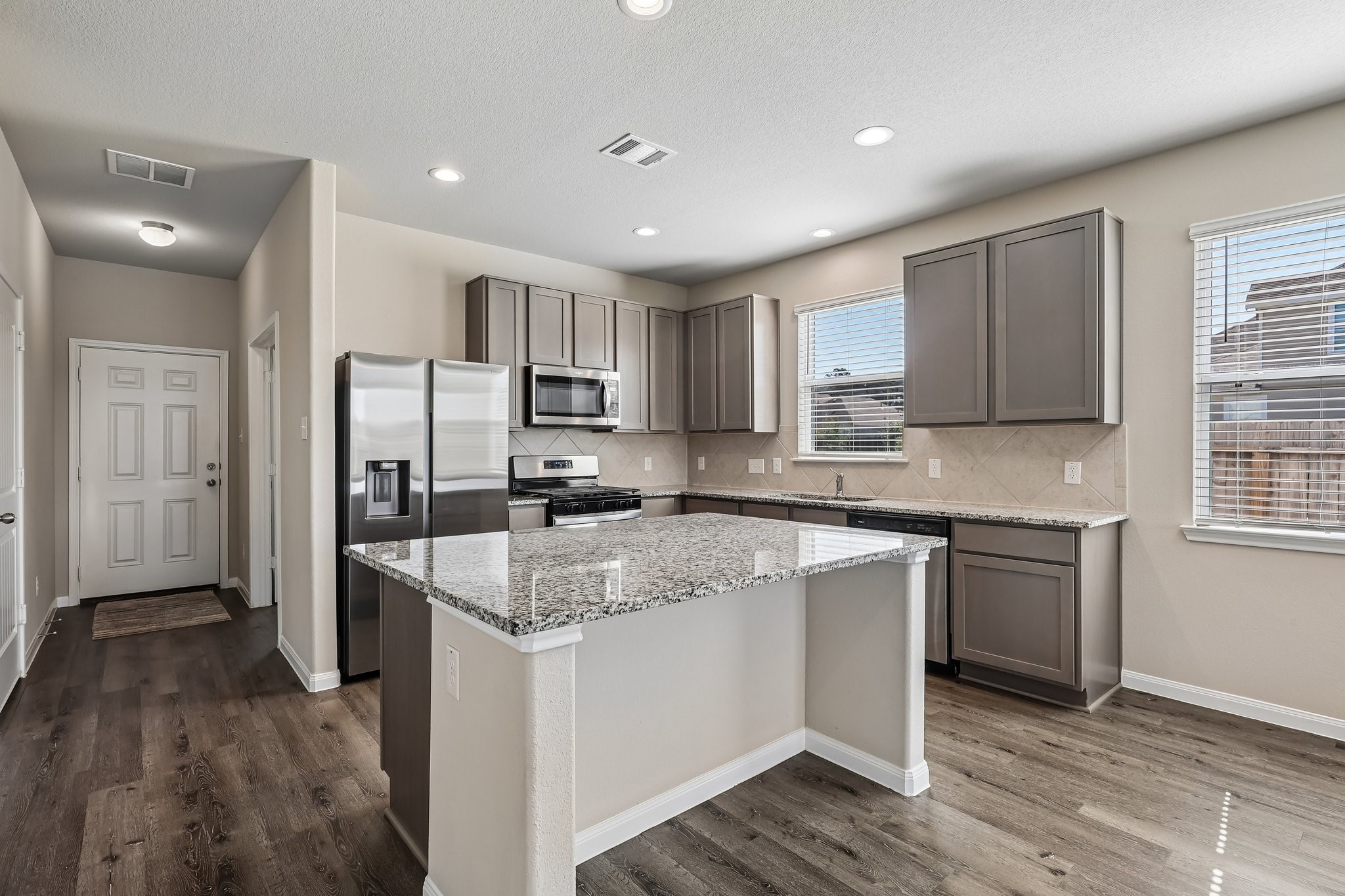 2903 August Mist Court Conroe, TX 77304 - Photo 11 of 40 Kitchen