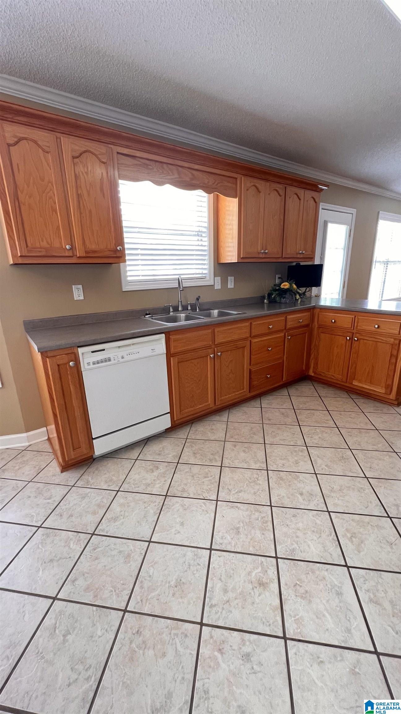 902 Ridgeway Drive Oneonta, AL 35121 - Photo 9 of 24 Gallery Image 9