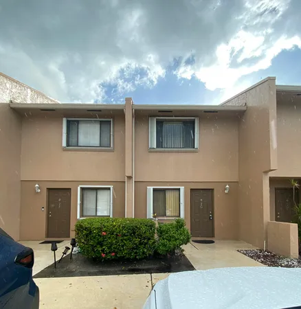$1,900 | 139 Sparrow Drive, Unit 2G, Royal Palm Beach, FL 33411