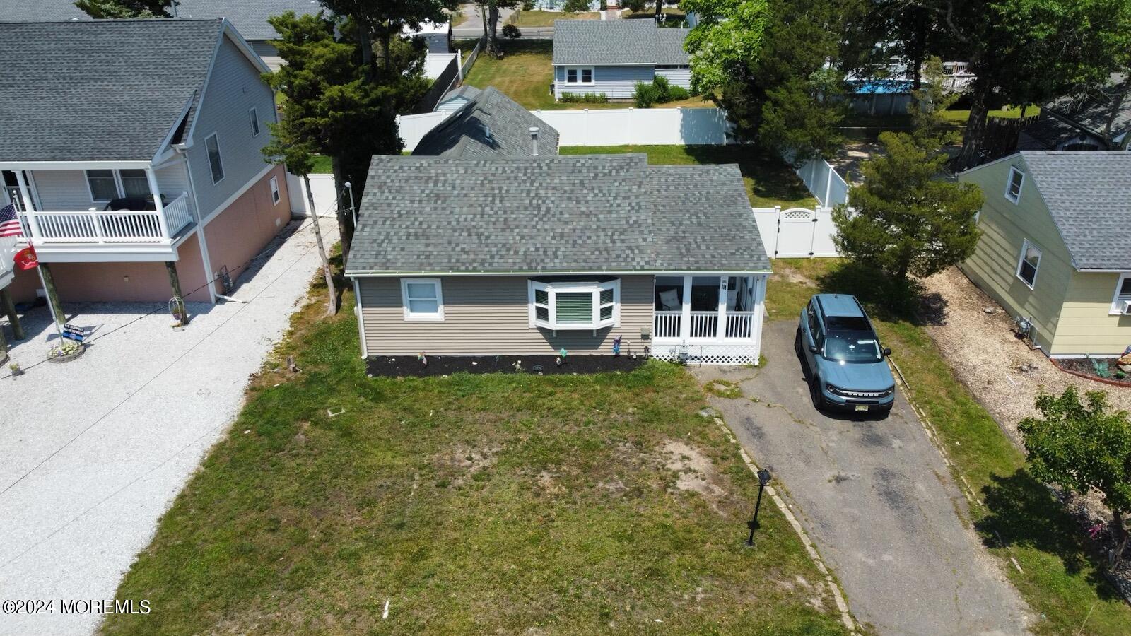 111 Bonita Road Waretown, NJ 08758 - Photo 3 of 19 7f1c5691-b568-4161-8774-626045c4bbcc