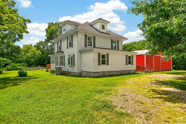 $849,900 | 13151 62nd Street, Oskaloosa, KS 66066
