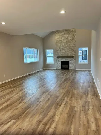 $475,000 | 20015 Fountain View Lane, Trenton, MI 48183