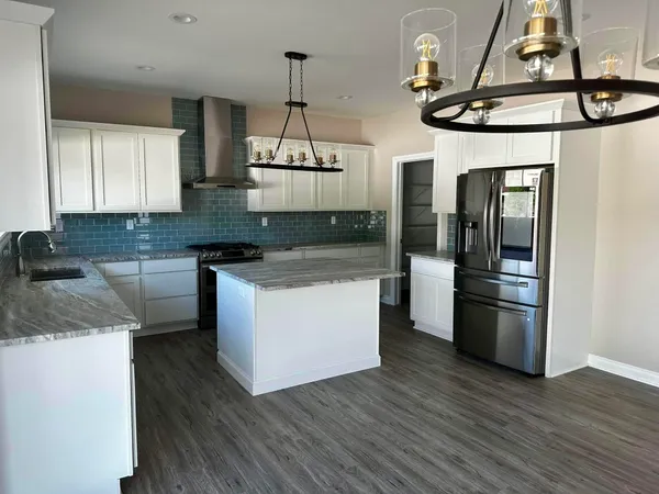 $475,000 | 20015 Fountain View Lane, Trenton, MI 48183