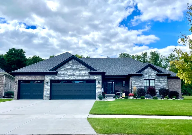 $475,000 | 20015 Fountain View Lane, Trenton, MI 48183