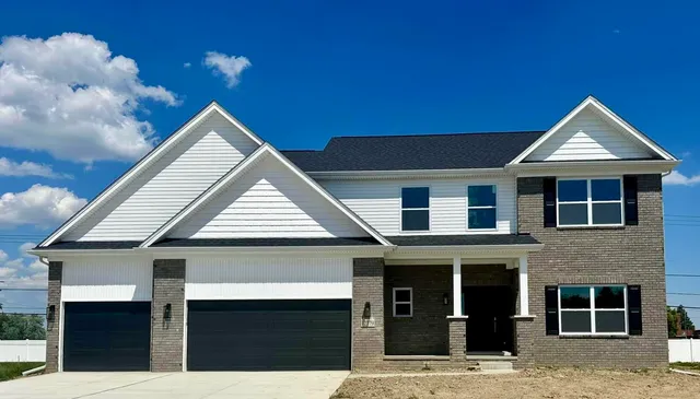 $475,000 | 20015 Fountain View Lane, Trenton, MI 48183