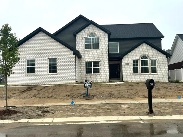 $475,000 | 20015 Fountain View Lane, Trenton, MI 48183