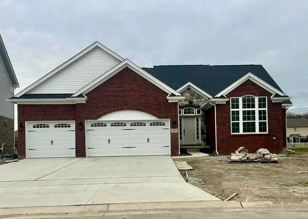 $475,000 | 20015 Fountain View Lane, Trenton, MI 48183