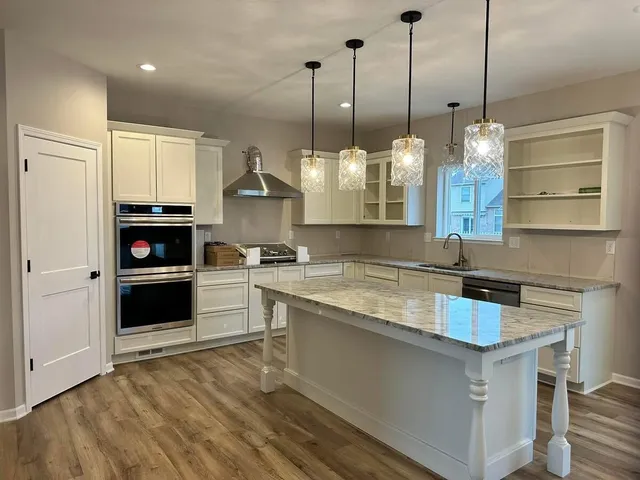 $475,000 | 20015 Fountain View Lane, Trenton, MI 48183