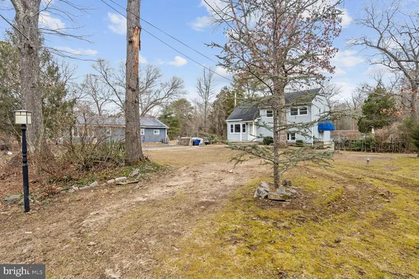 a street view with residential house