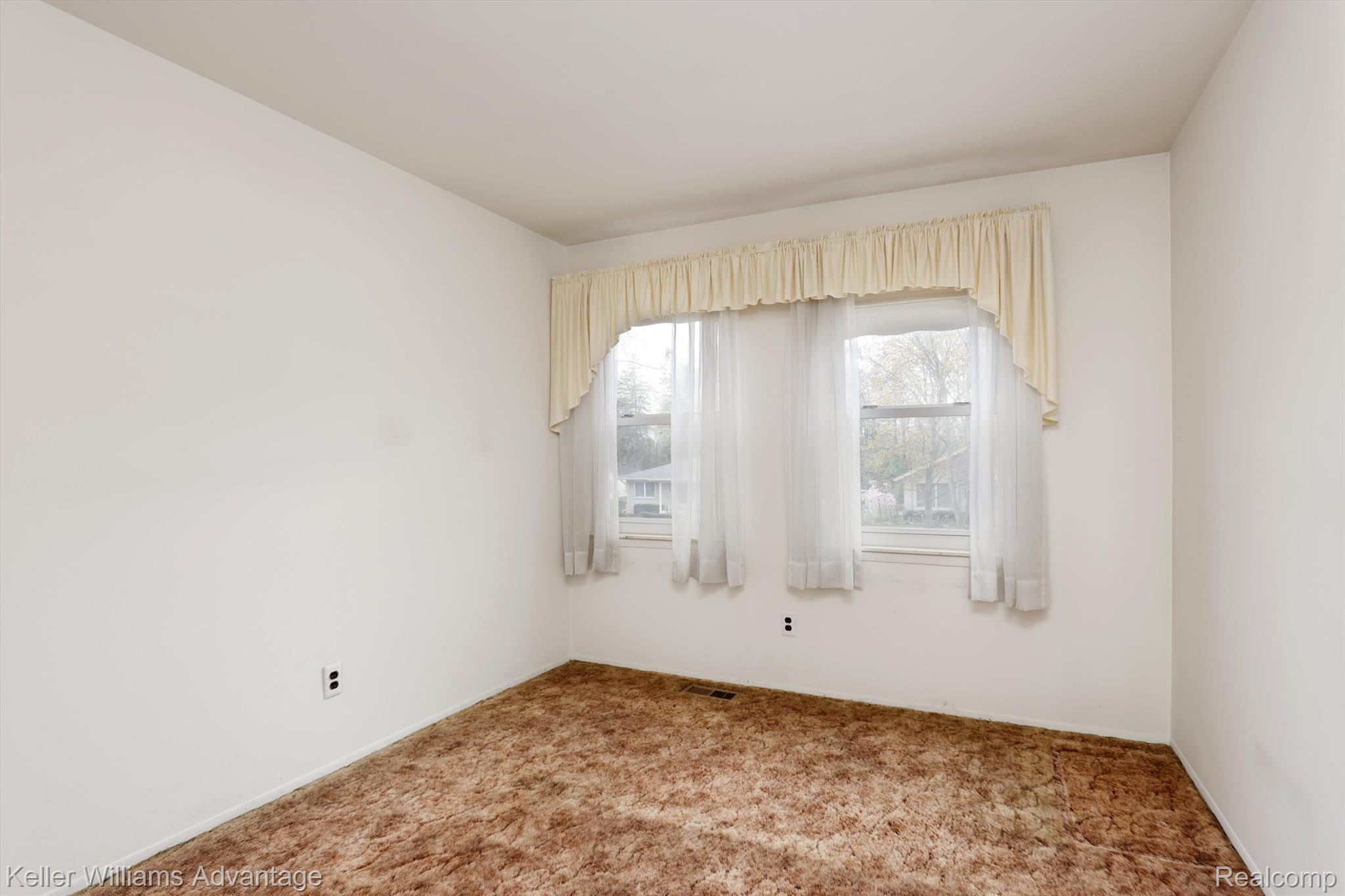 42526 Park Ridge Road Novi, MI 48375 - Photo 16 of 23 Fourth Bedroom