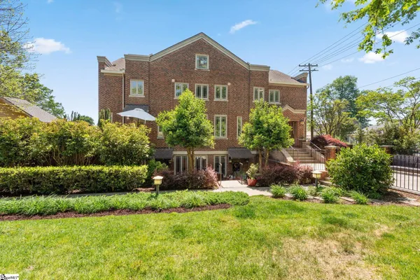 $625,000 | 325 Hampton Avenue, Unit 106, Greenville, SC 29601