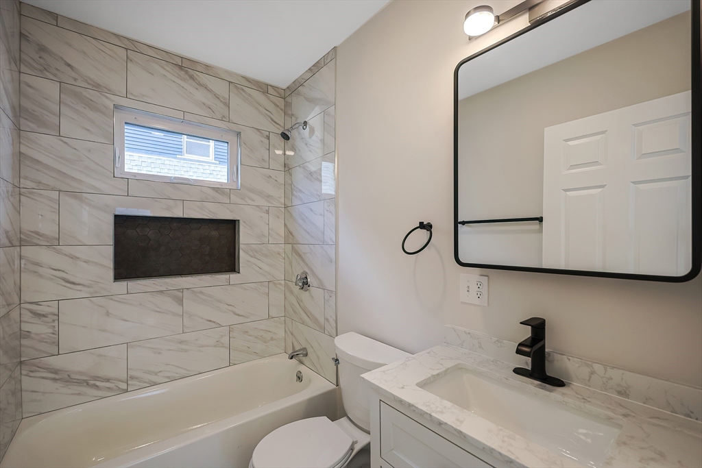 162 Tracy Avenue Lynn, MA 01902 - Photo 15 of 35