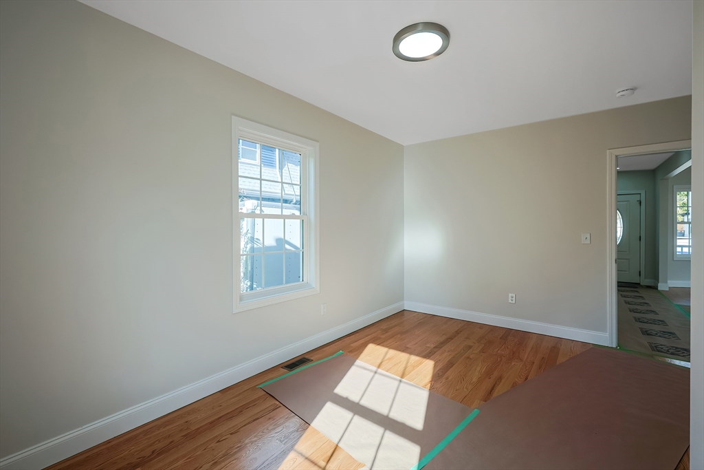 162 Tracy Avenue Lynn, MA 01902 - Photo 17 of 35