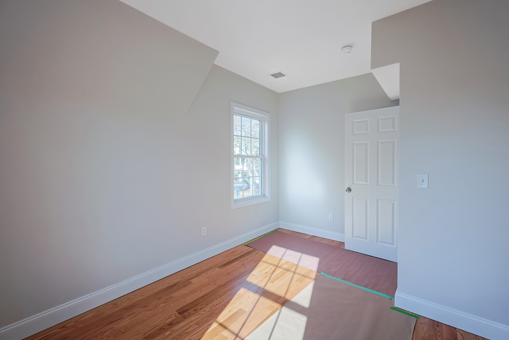162 Tracy Avenue Lynn, MA 01902 - Photo 21 of 35