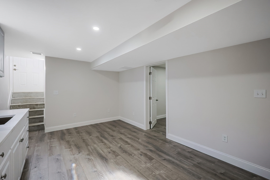 162 Tracy Avenue Lynn, MA 01902 - Photo 31 of 35