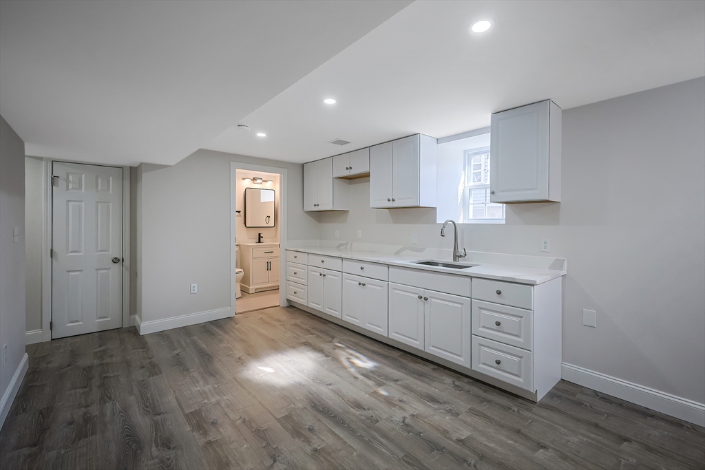 162 Tracy Avenue Lynn, MA 01902 - Photo 33 of 35