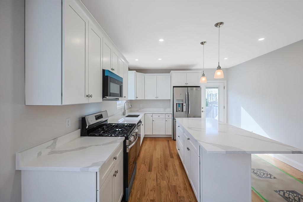 162 Tracy Avenue Lynn, MA 01902 - Photo 9 of 35