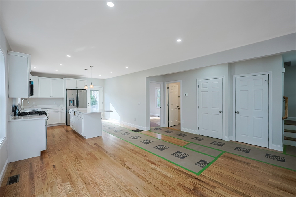 162 Tracy Avenue Lynn, MA 01902 - Photo 10 of 35