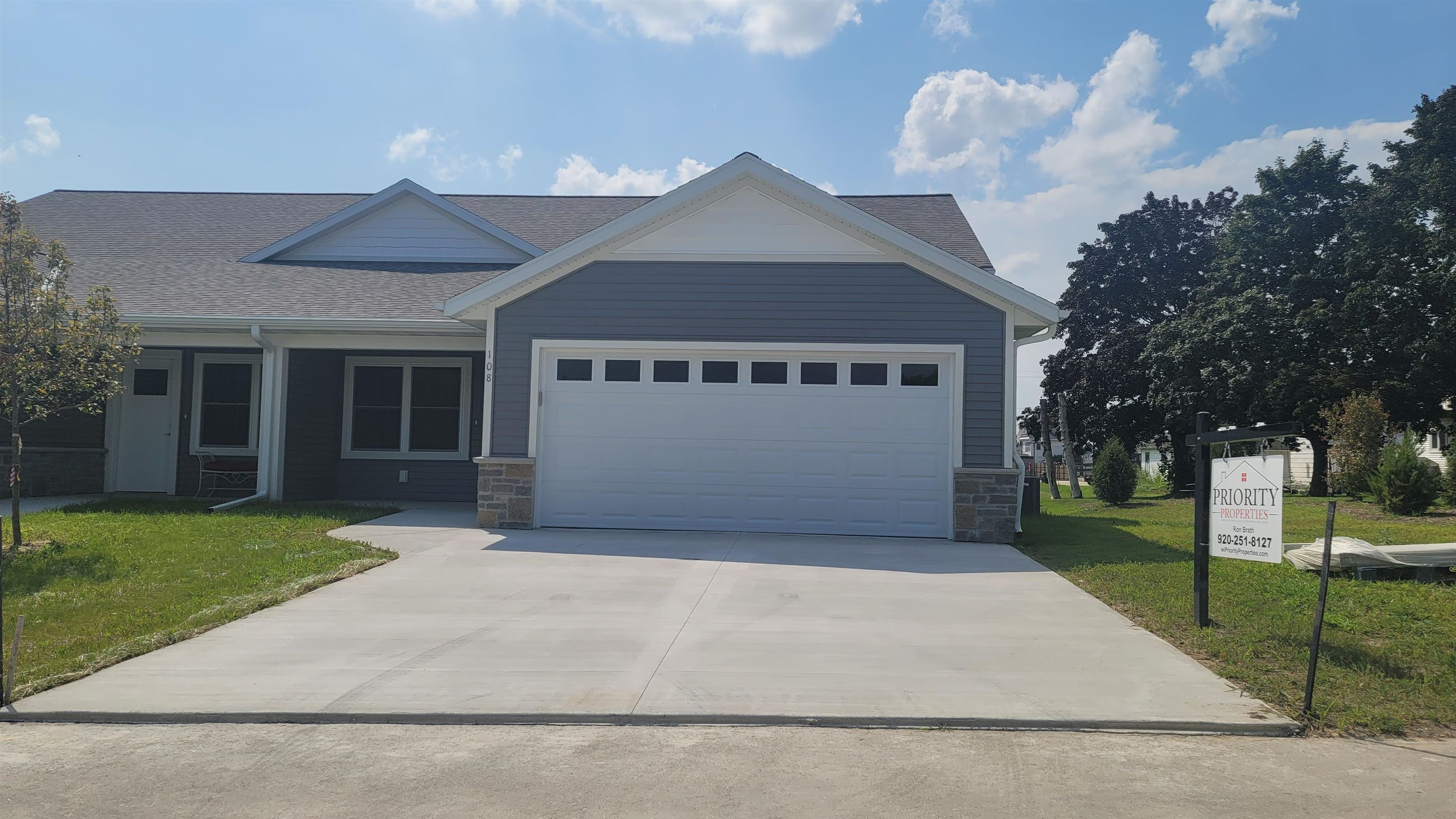 108 Edenview Eden, WI 53019 - Photo 2 of 27