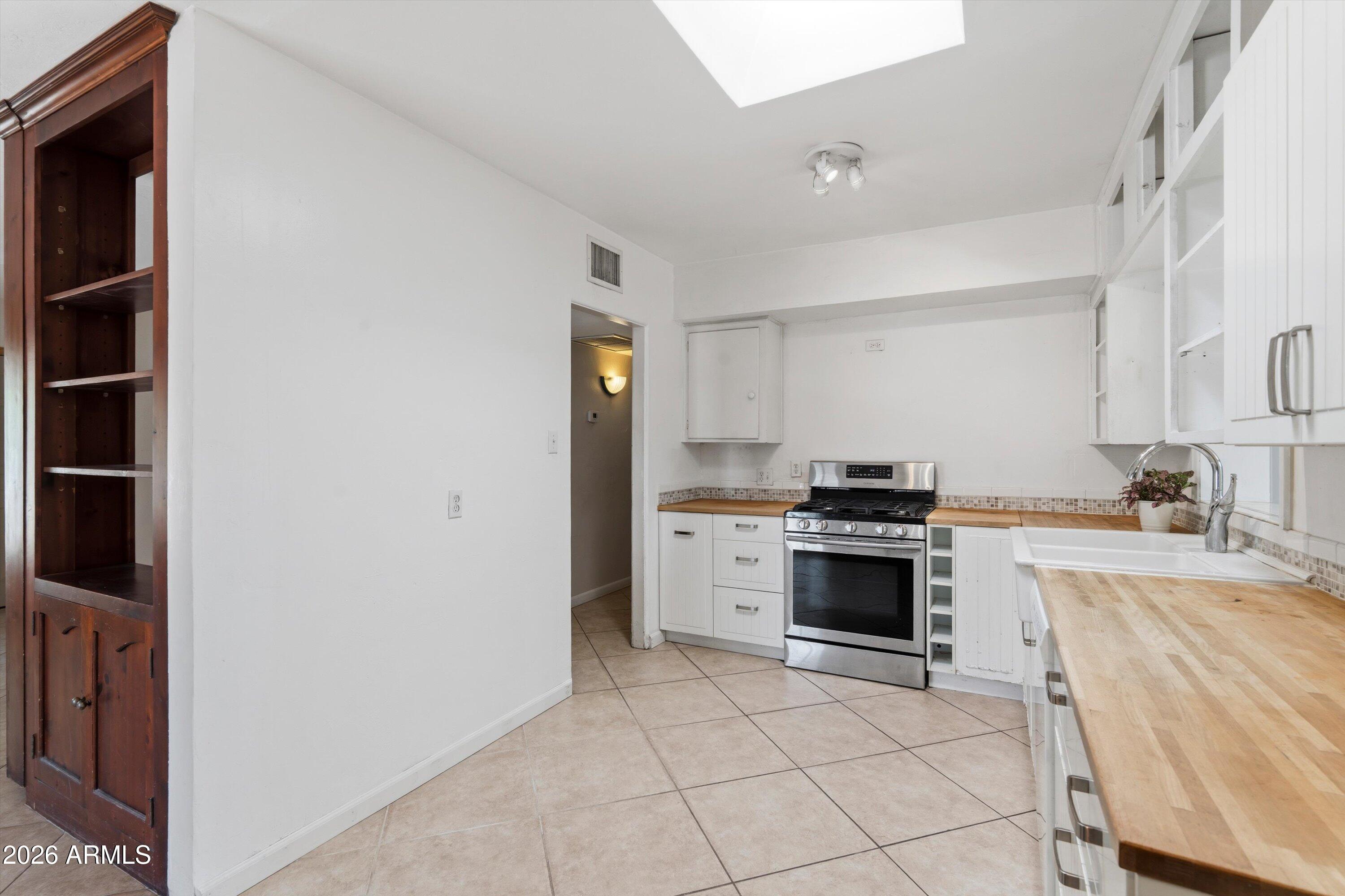 1130 East Colter Street Phoenix, AZ 85014 - Photo 10 of 37 15-Kitchen