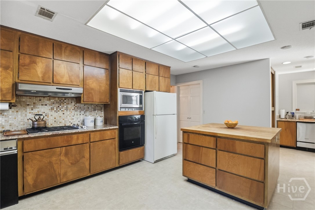 29 Monastery Road Savannah, GA 31411 - Photo 9 of 45