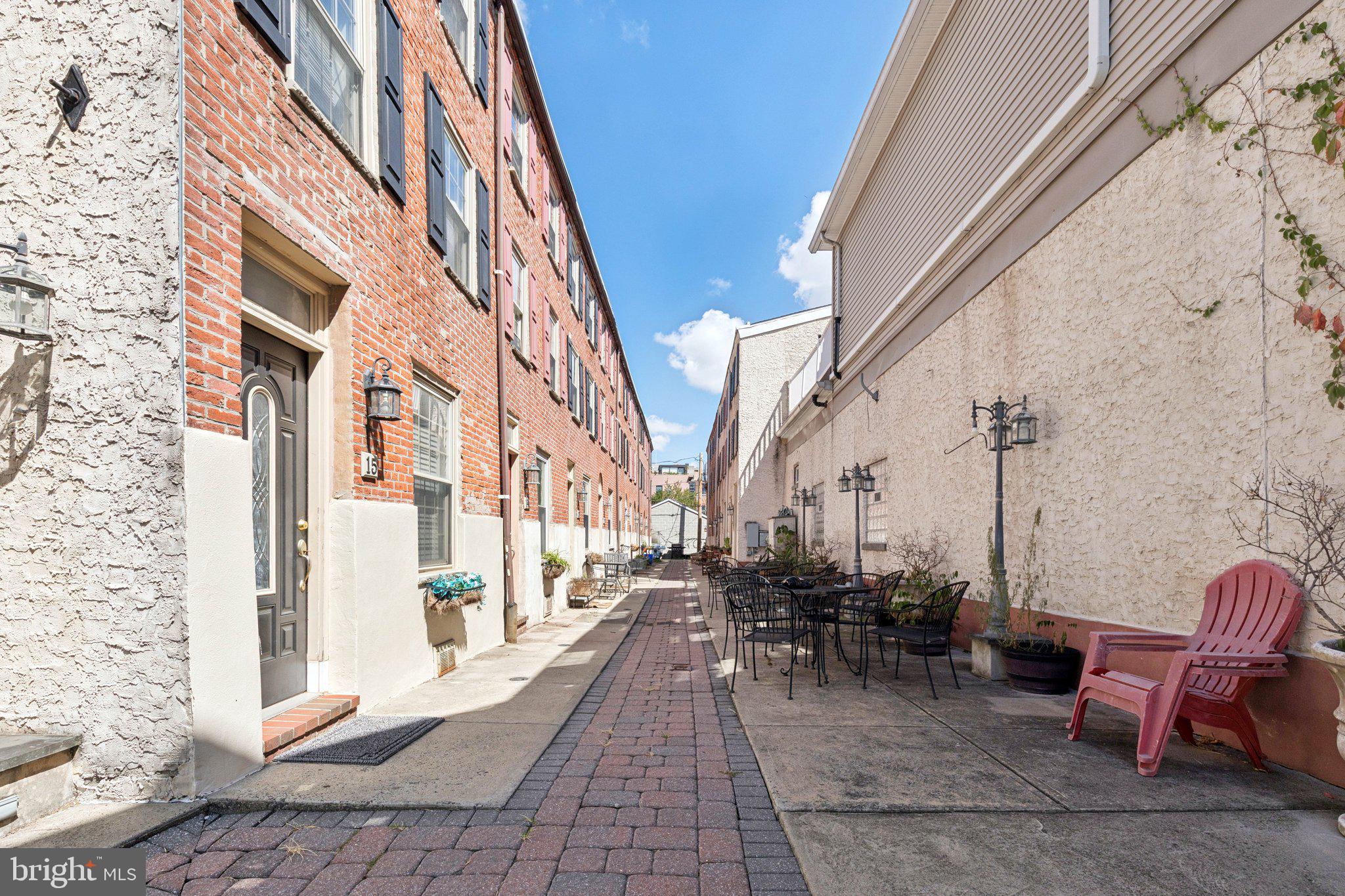 525 Fitzwater Street, Unit 4 Philadelphia, PA 19147 - Photo 19 of 20 a view of a patio with a table and chairs