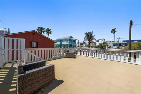 $499,000 | 145 79th Avenue, Treasure Island, FL 33706