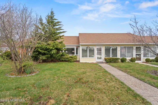 $239,500 | 404 A Picardy Court, Lakewood, NJ 08701