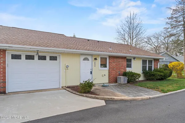 $239,500 | 404 A Picardy Court, Lakewood, NJ 08701
