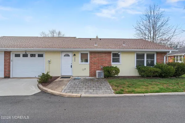 $239,500 | 404 A Picardy Court, Lakewood, NJ 08701