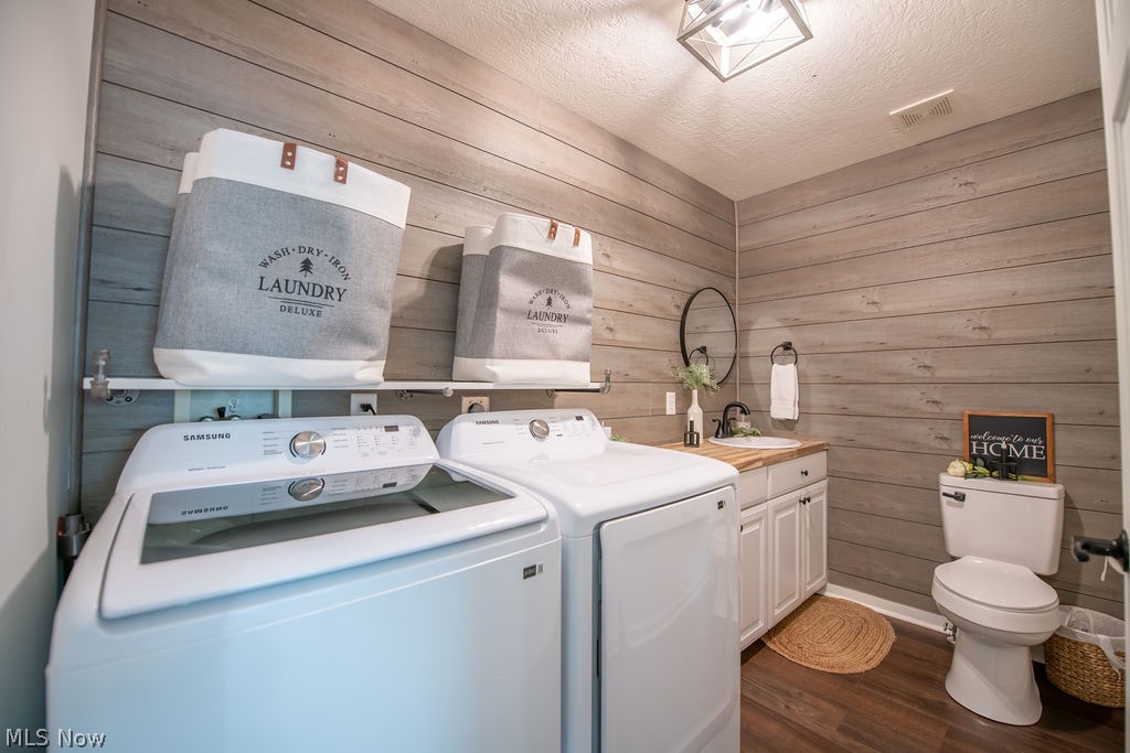 316 Creekside Road Southeast New Philadelphia, OH 44663 - Photo 24 of 50 View of laundry room area with half bath