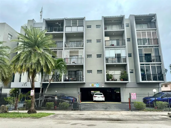 $1,850 | 305 West 68th Street, Unit 301, Hialeah, FL 33014