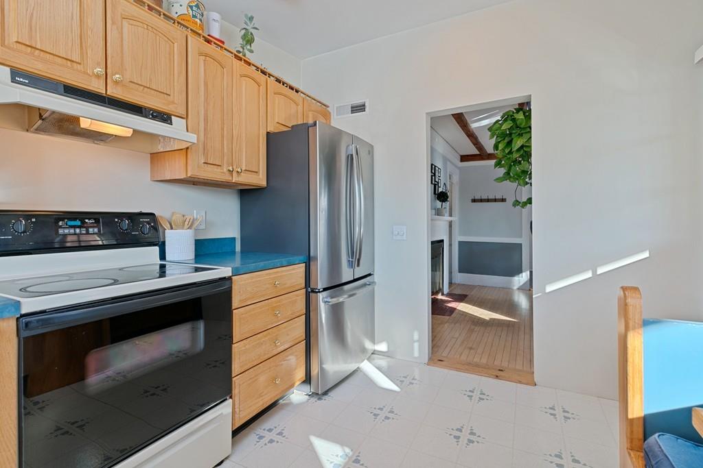 25 Library Street Georgetown, MA 01833 - Photo 10 of 38 Gallery Image 10