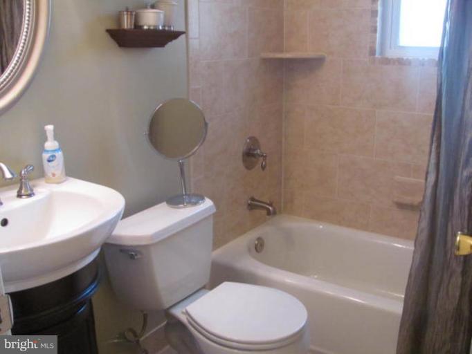 2707 Ross Road Chevy Chase, MD 20815 - Photo 11 of 15 Bath #1