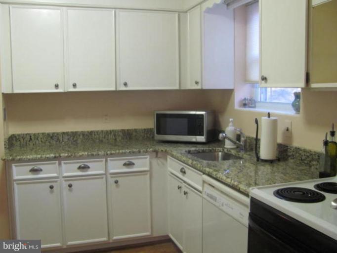 2707 Ross Road Chevy Chase, MD 20815 - Photo 3 of 15 Kitchen