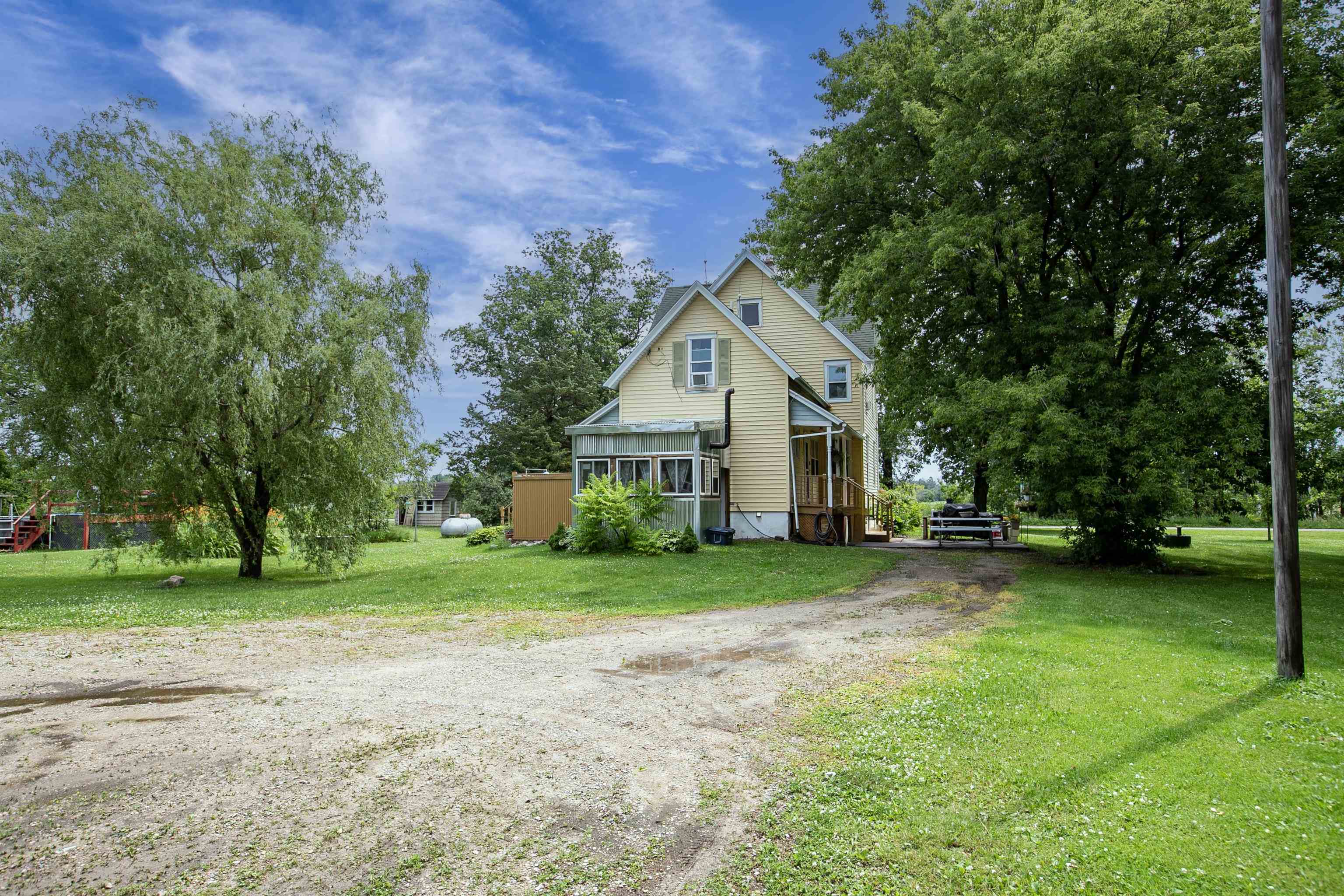 9511 Old Road Fremont, WI 54940 - Photo 7 of 67