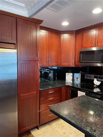 $209,000 | 807 West 48th Street, Unit 601, Kansas City, MO 64112