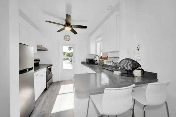 $4,000 | 2317 North Ocean Boulevard, Fort Lauderdale, FL 33305
