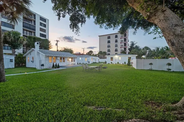 $4,000 | 2317 North Ocean Boulevard, Fort Lauderdale, FL 33305