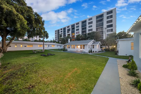 $4,000 | 2317 North Ocean Boulevard, Fort Lauderdale, FL 33305
