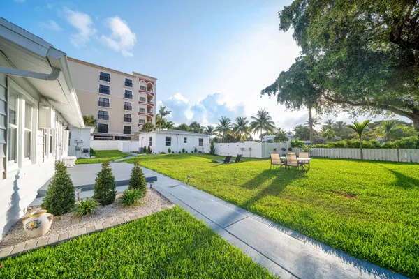 $4,000 | 2317 North Ocean Boulevard, Fort Lauderdale, FL 33305