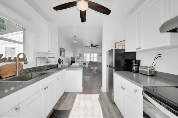 $4,000 | 2317 North Ocean Boulevard, Fort Lauderdale, FL 33305
