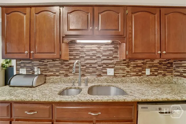 $599,900 | 103 West Gazebo Lane, Savannah, GA 31410