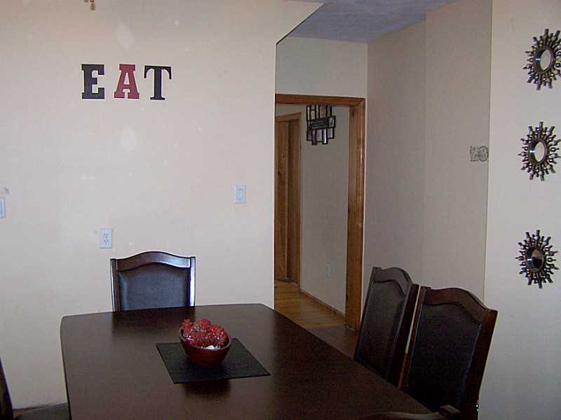 370 Mason Street Woonsocket, RI 02895 - Photo 4 of 10 Dining Area.