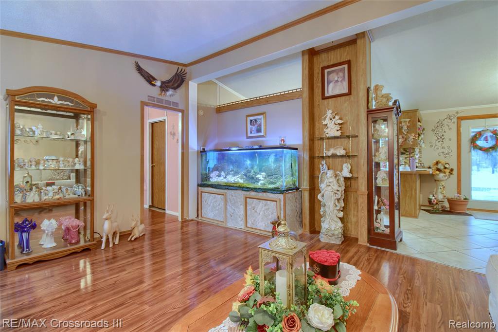 48620 Wear Road Belleville, MI 48111 - Photo 4 of 24