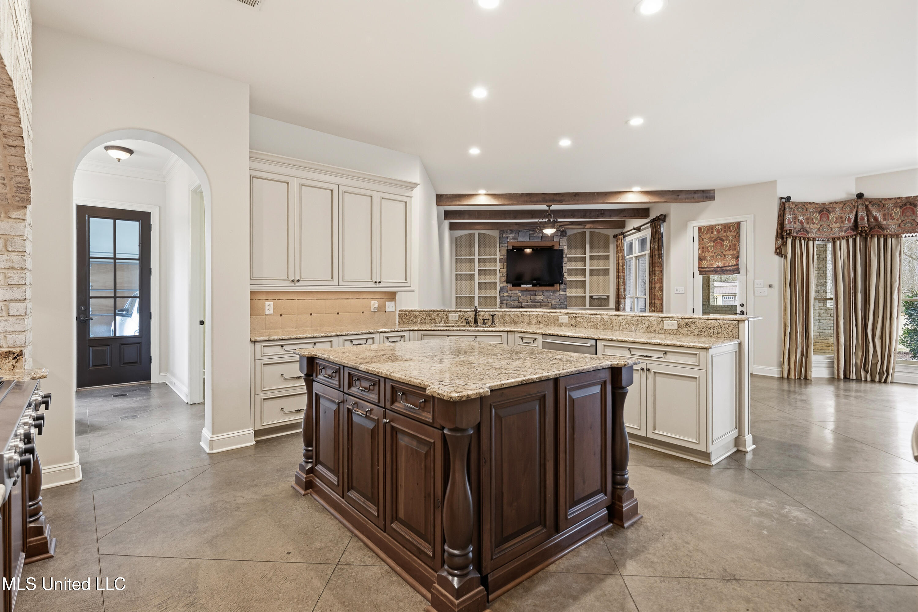 2466 Ross Road Olive Branch, MS 38654 - Photo 12 of 71 Kitchen