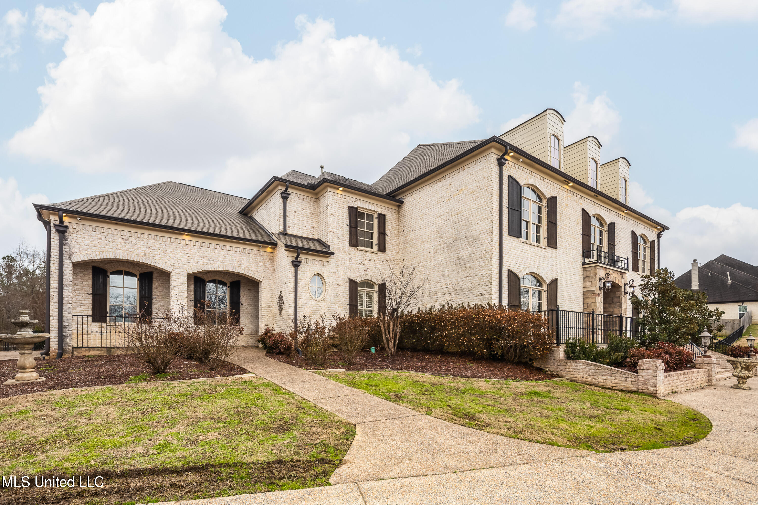 2466 Ross Road Olive Branch, MS 38654 - Photo 2 of 71 014-2466 Ross Rd-MLS Version